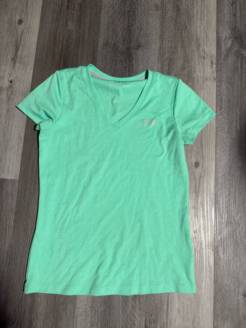 Under Armour Women's Mint Green V-Neck Performance Tee